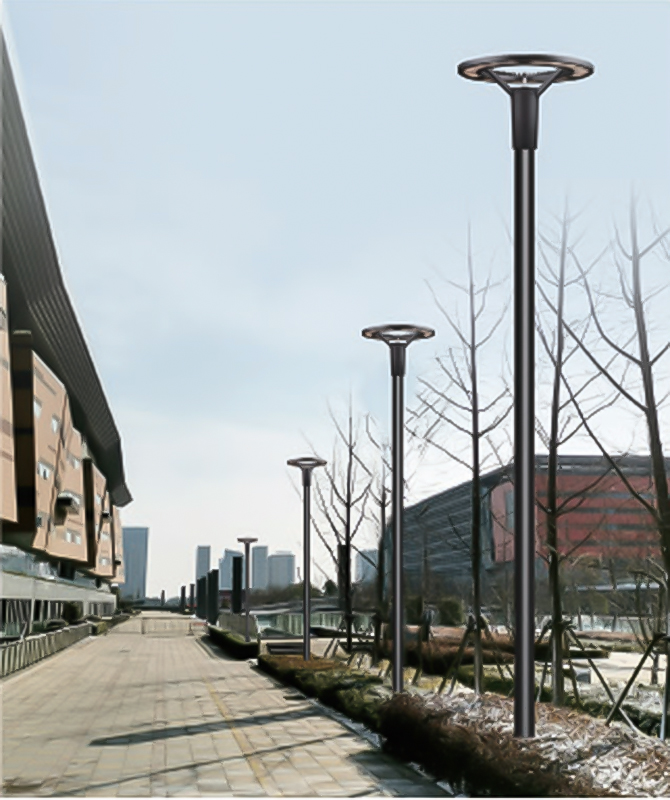 Tyd-006 Światła na dziedzińcu