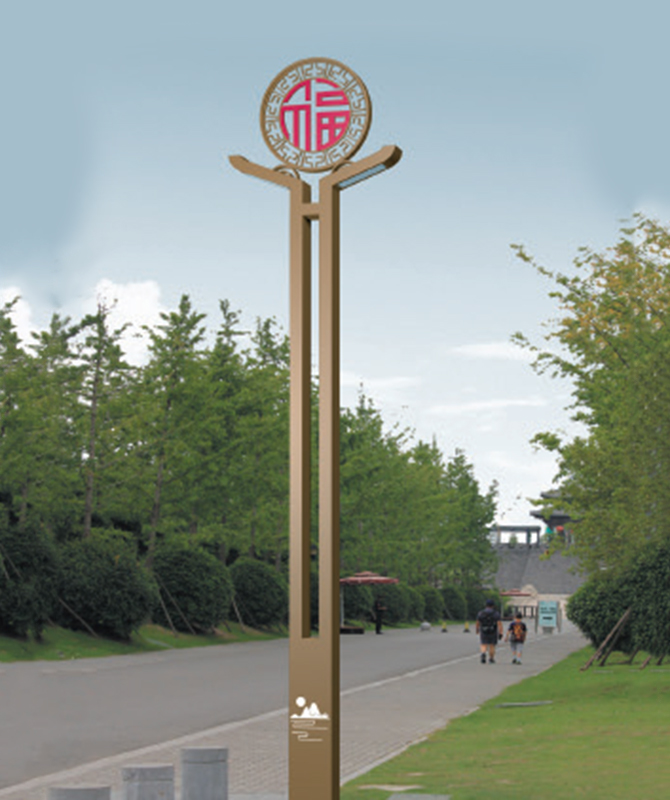 Tyd-048 Światła na dziedzińcu